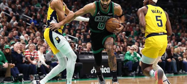 包含欧文三巨头联手，塔图姆得分突破，掀起高潮冲击季后赛！的词条