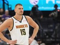 约基奇狂砍鹈鹕分，冲击季后赛迎来新赛季高光！的简单介绍