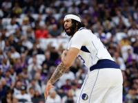 浓眉哥惊艳全场，西亚卡姆助攻爆棚，独行侠逆转取胜！